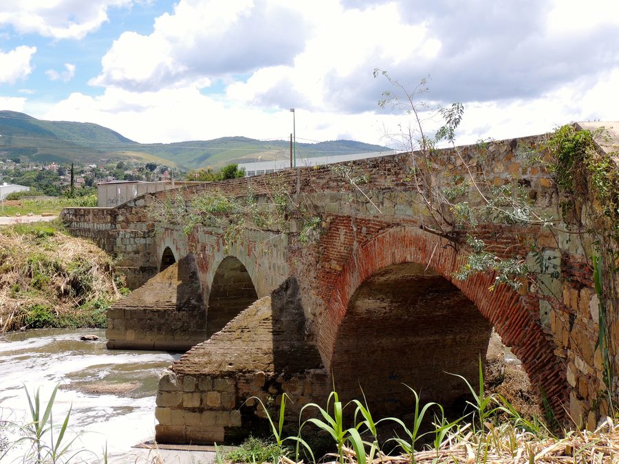 Pont de Piedra à San Antonio de la Cal, Oaxaca