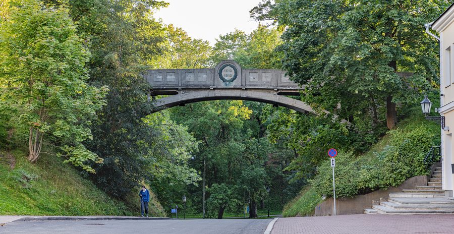 Le pont du Diable dans le parc de Toomemägi à Tartu