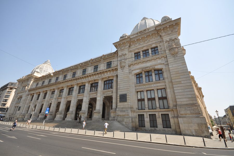 Bâtiment néoclassique du Musée national d’histoire de Roumanie à Bucarest
