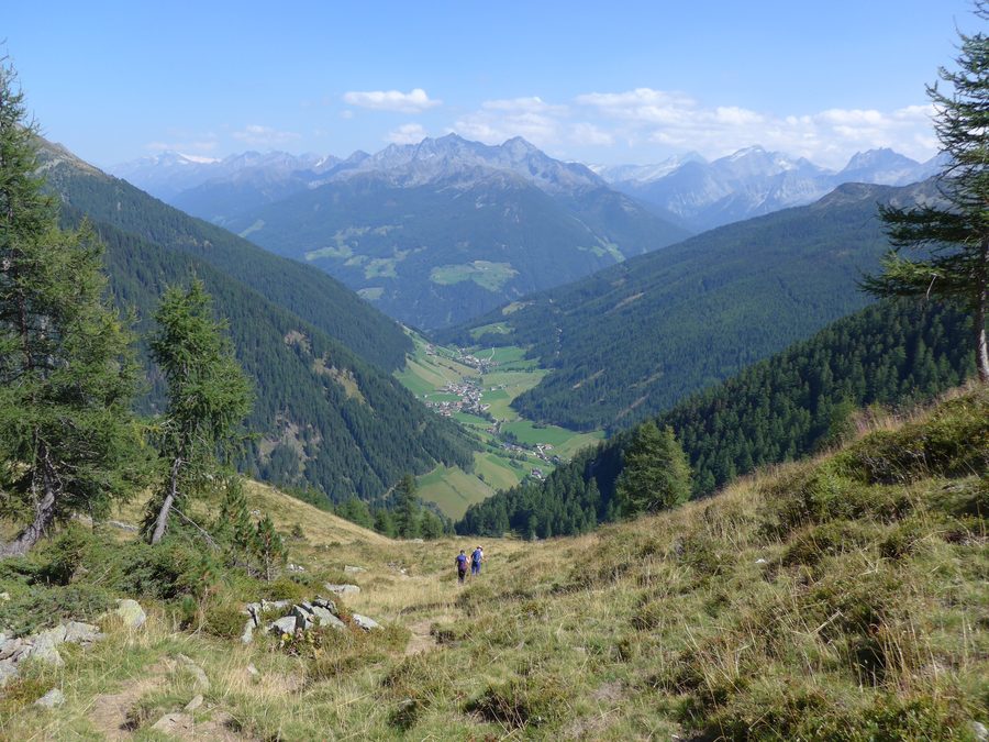 Vue de la vallée de Weißenbachtal dans l’Ahrntal depuis l’ouest