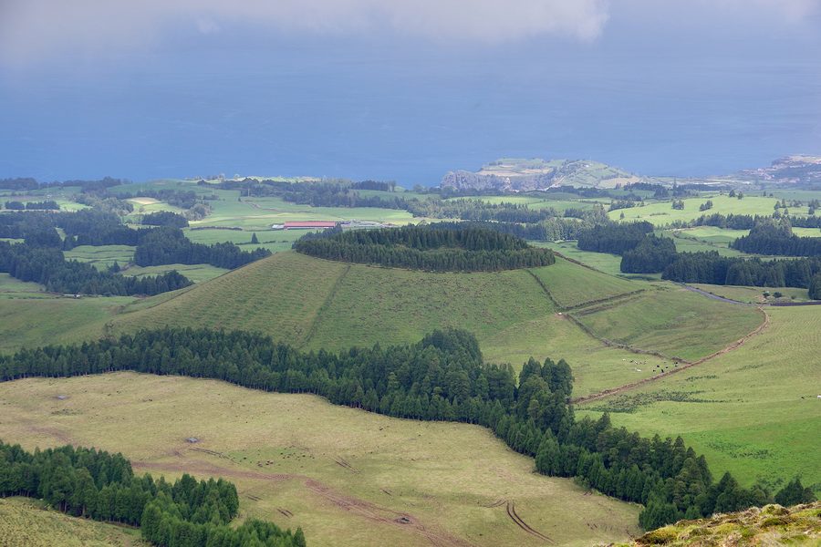 Lac de cratère volcanique à Pau Pique sur São Miguel, Açores