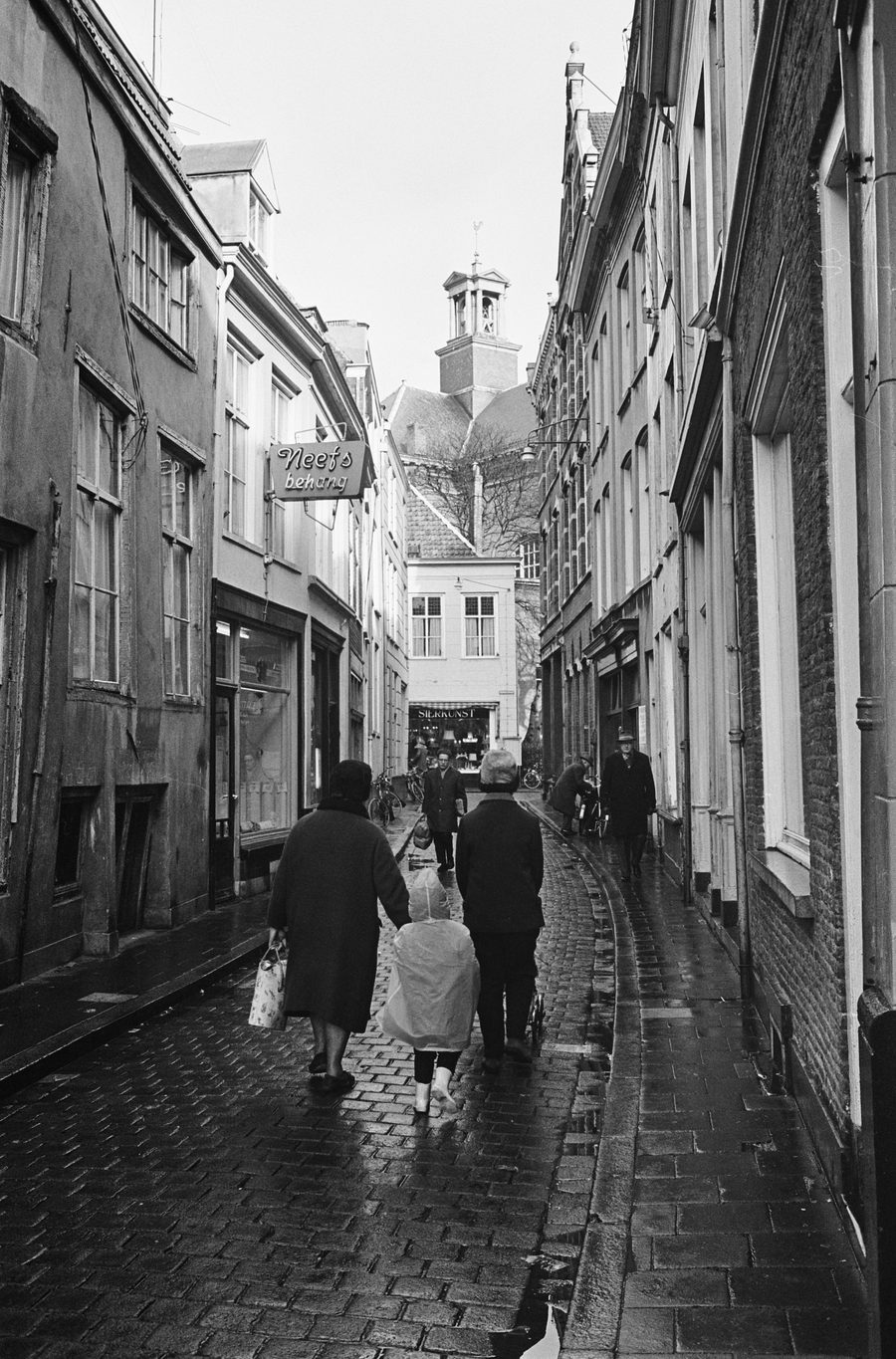 Scène de rue historique à 's-Hertogenbosch.