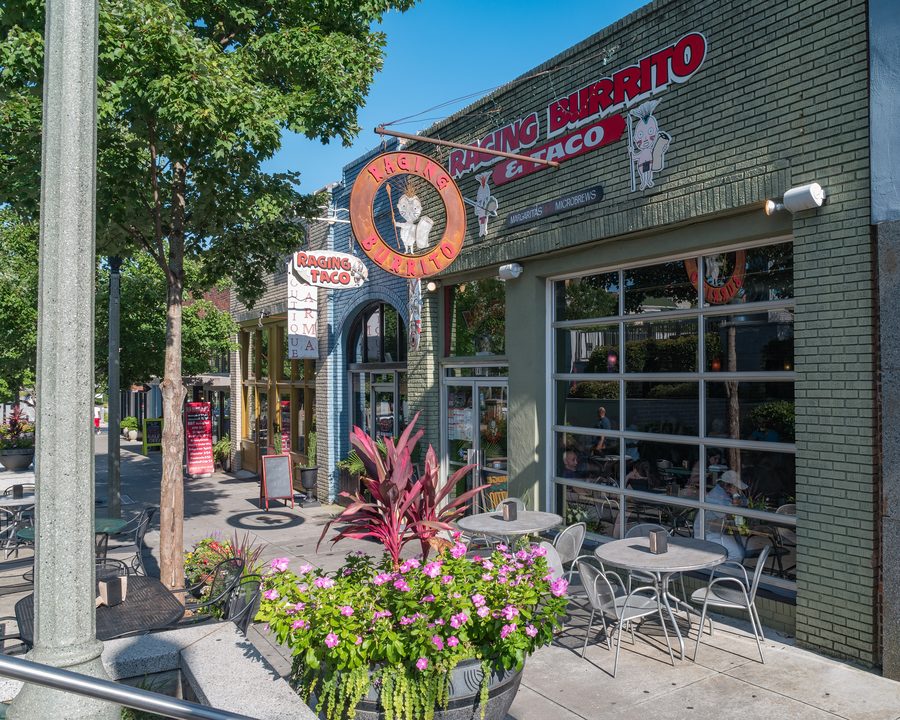 Raging Burrito sur Decatur Square à Decatur, en Géorgie