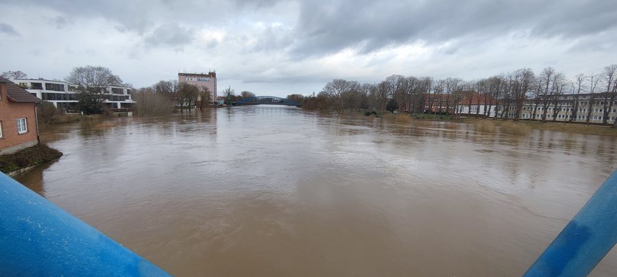 Crue de la Weser à Nienburg, vue depuis le pont Wesertor vers le nord