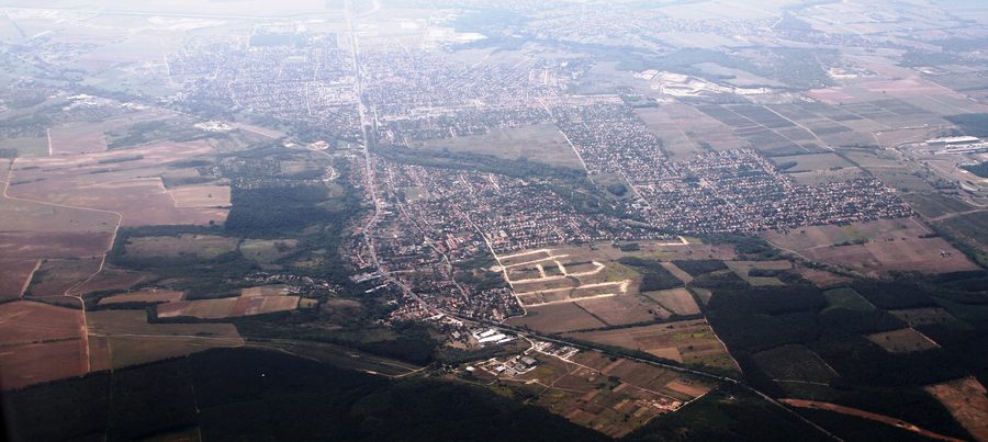 Vue aérienne de Kerepes dans le comitat de Pest en Hongrie