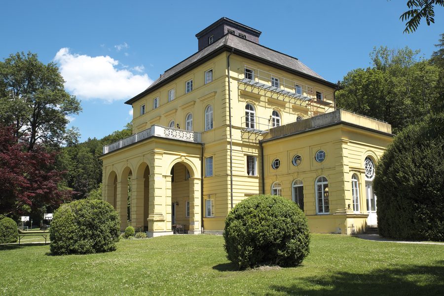 Château d’Allmannshausen à Allmannshausen, un quartier de Berg dans le district de Starnberg