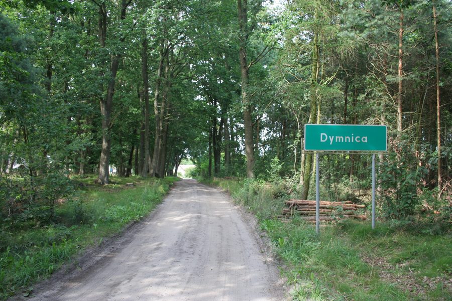 Route d'accès au village de Dymnica