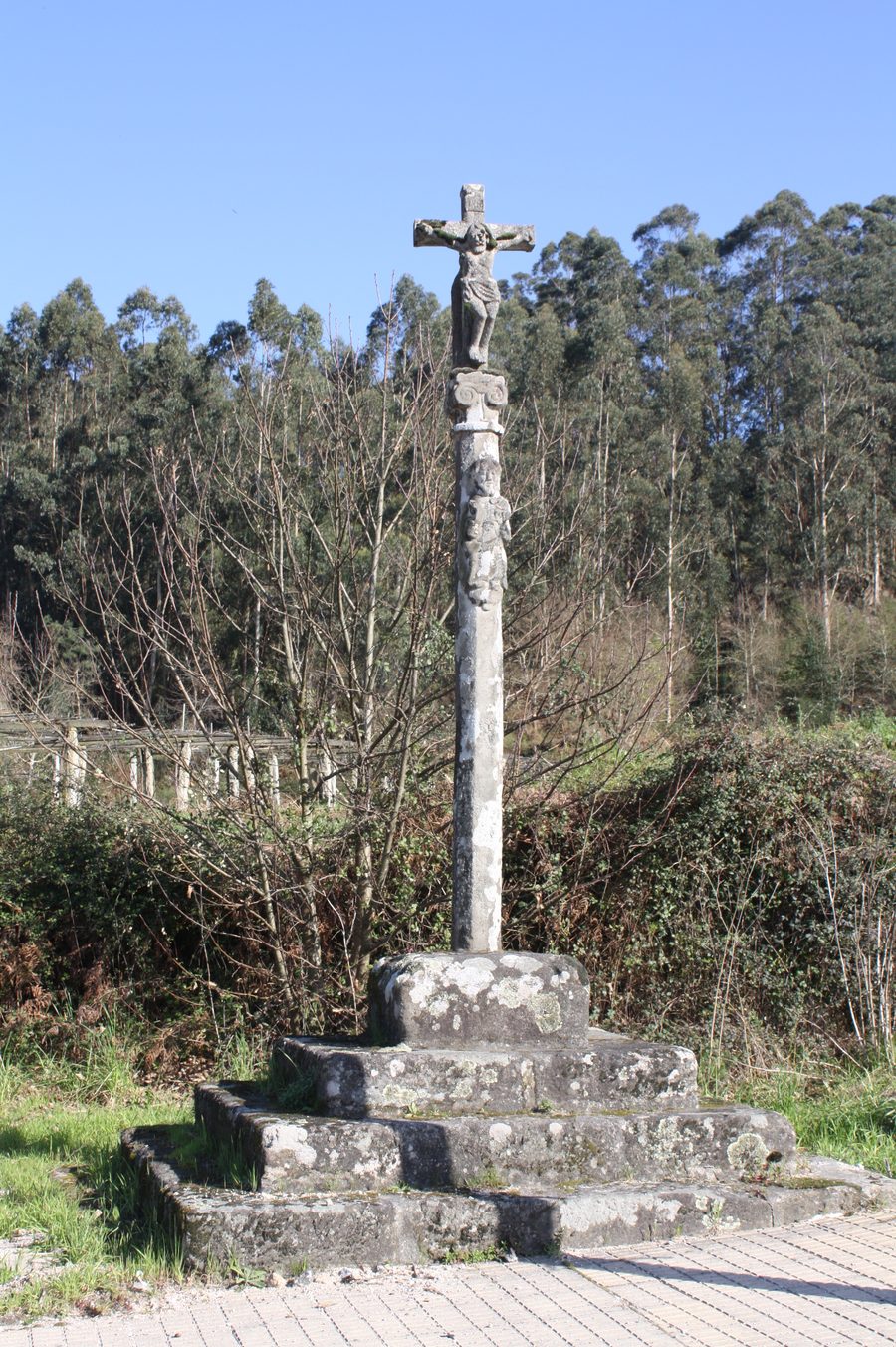 Cruceiro dans le quartier de Lantañón dans la commune de Meis, Pontevedra