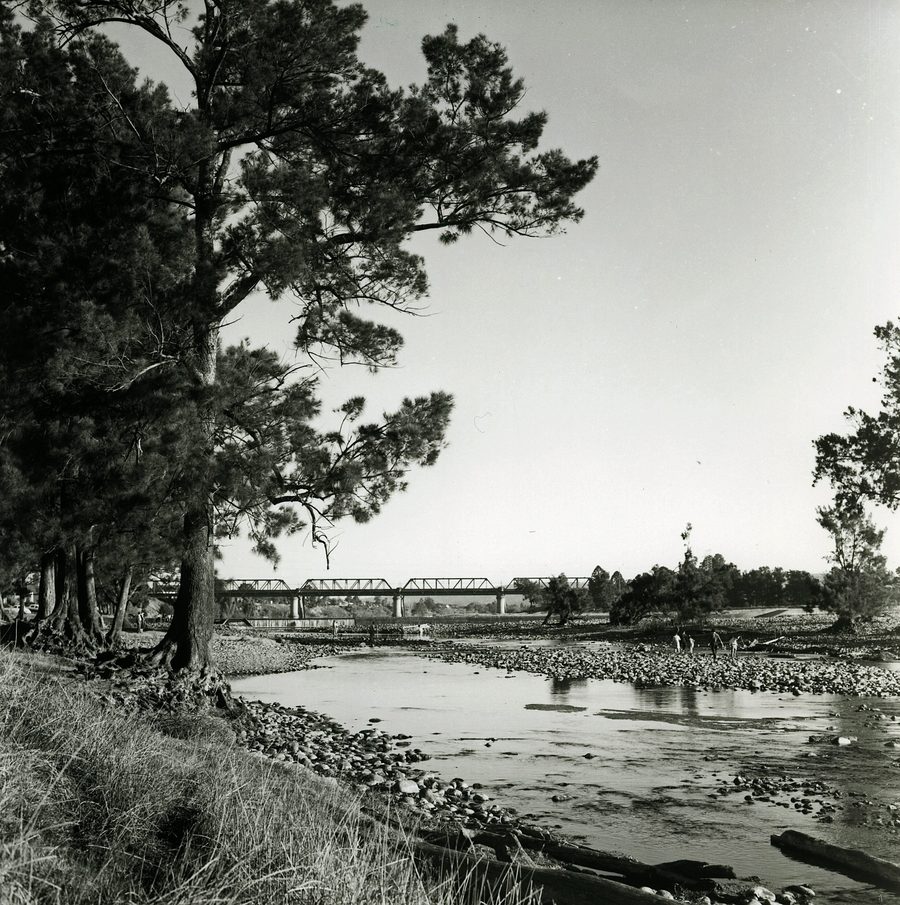 Nepean River bei Penrith mit der Victoria Bridge am Emu Ford