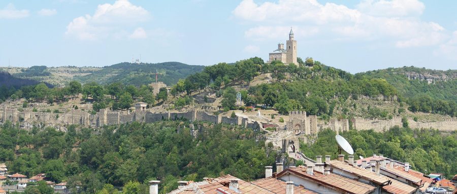 Vue panoramique sur la forteresse de Tsarevets à Veliko Tŭrnovo