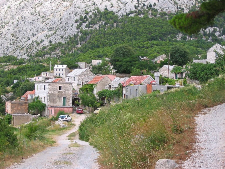 Village de Srida Sela à Tučepi, Croatie