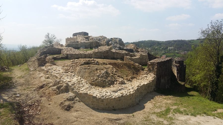 Vestiges archéologiques de la forteresse de Čanjevo dans la commune de Visoko