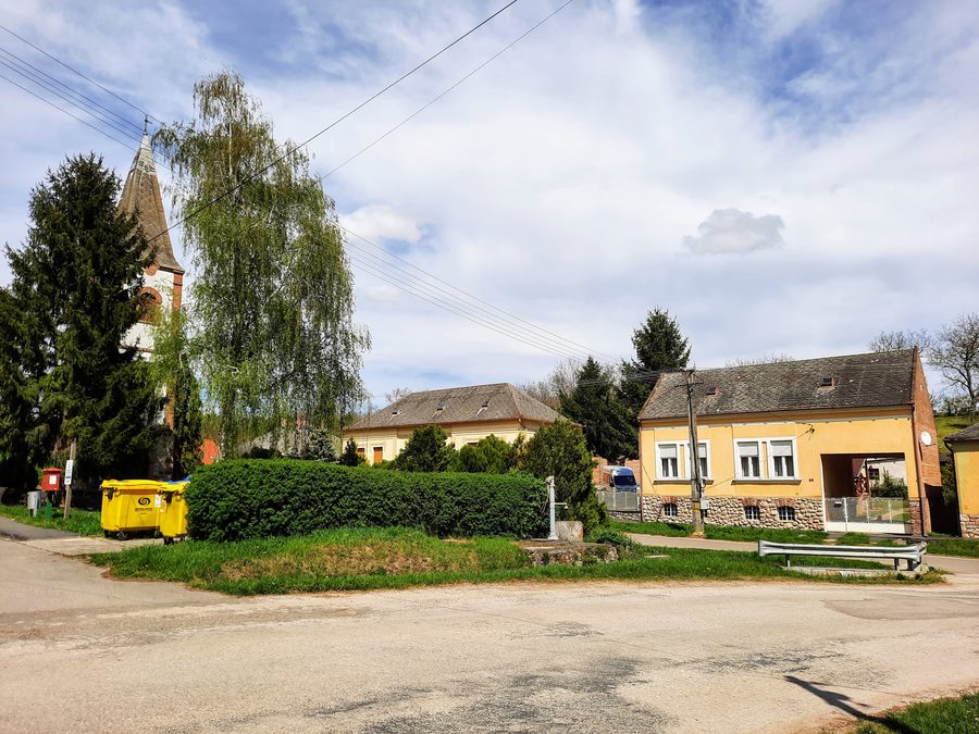 Regenye, centre du village