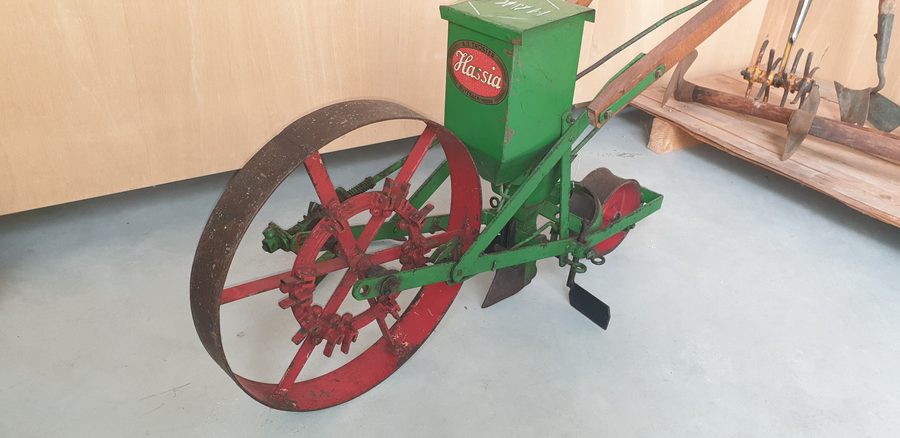 Semoir Hassia au Musée de la culture des jardins à Illertissen