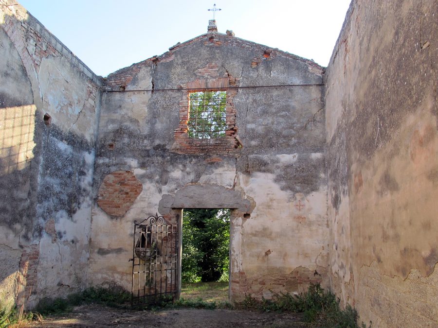Ruines de l’ancienne église San Pietro à Balconevisi