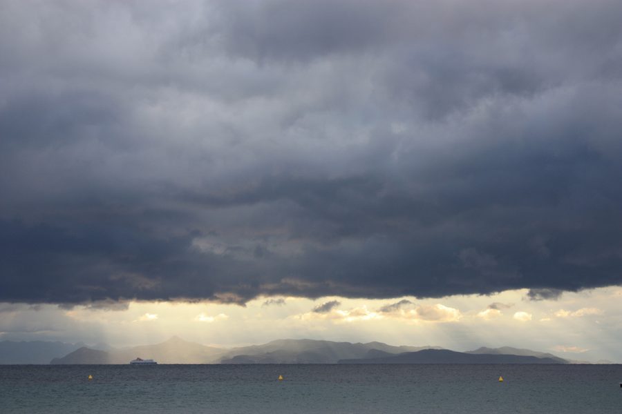 Golfe Saronique vu depuis la plage d'Astir à Vouliagmeni