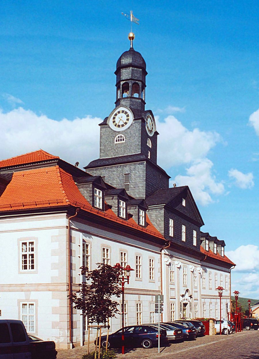 Hôtel de ville baroque sur la place du marché à Königsee-Rottenbach