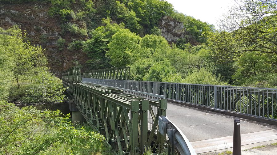 Pont sur la rivière Sûre près d'Erpeldange