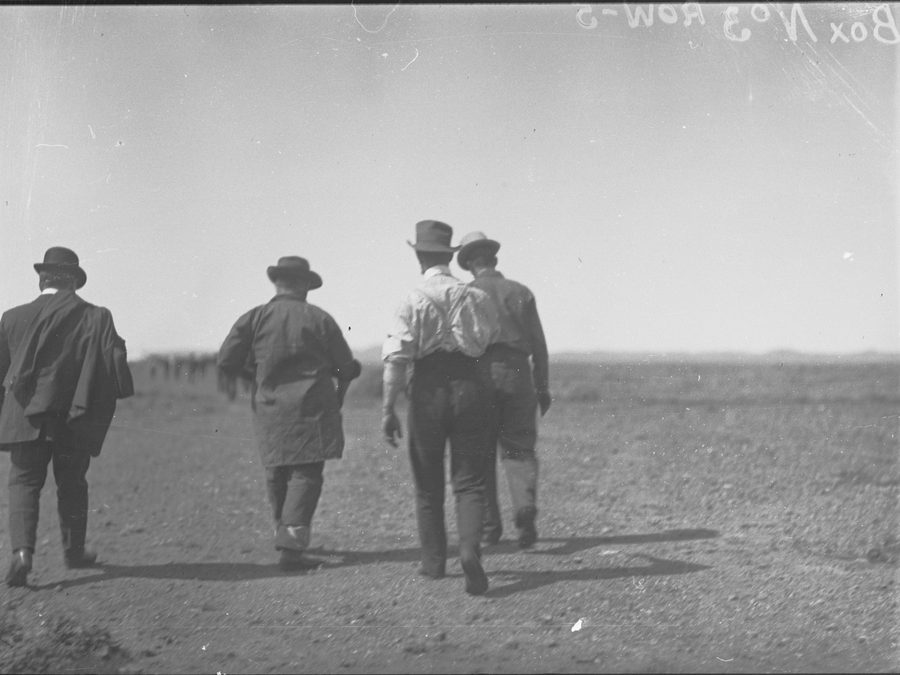 Inspection du champ houiller de Leigh Creek en août 1913