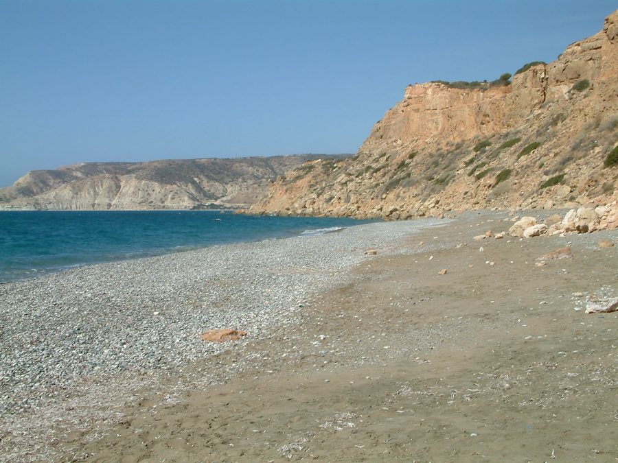 Plage avec vue sur Pissouri Bay