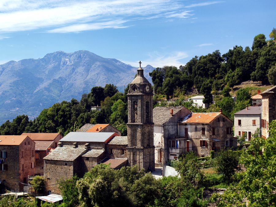 Clocher de l’église Saint-Césaire à Bustanico