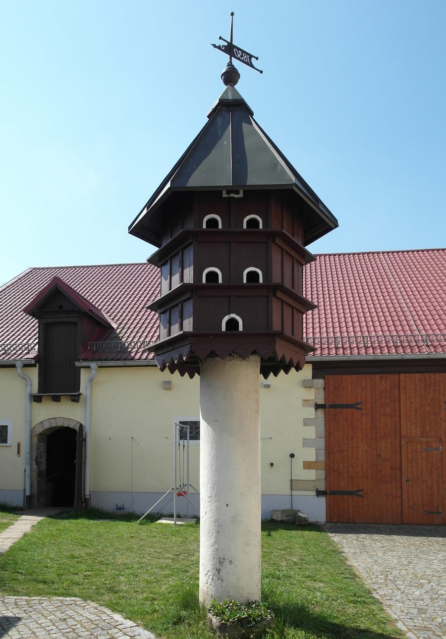 Pigeonnier de 1830 dans la ferme à trois côtés Altcoschütz 11 dans le centre villageois historique de Dresde-Coschütz