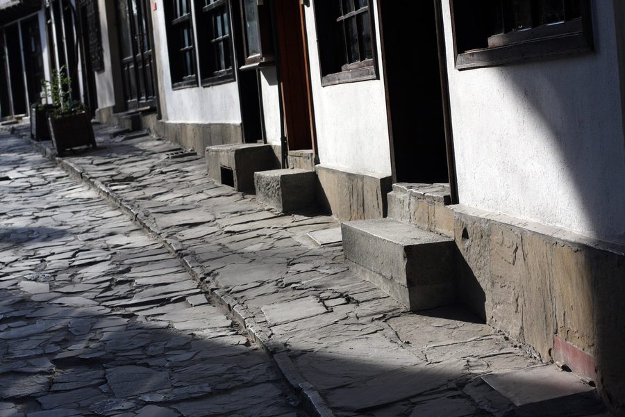 Rue historique des artisans Samovodska Charshiya à Veliko Tŭrnovo