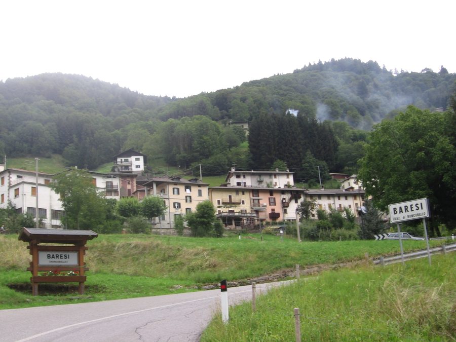 Vue de Baresi, hameau de la commune de Roncobello