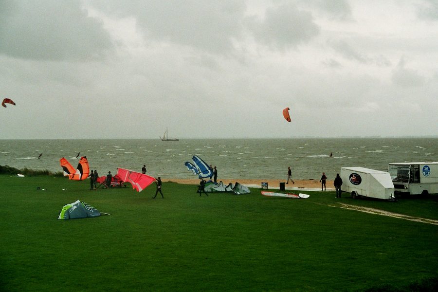 Plage et front de mer à Schellinkhout sur le Markermeer
