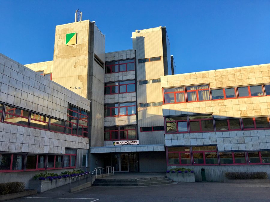 Hôtel de ville de la commune de Rana sur la Rådhusplassen à Mo i Rana