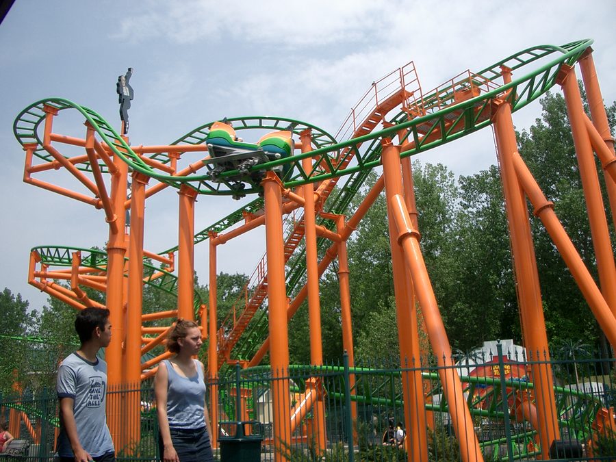 Montagnes russes Pandemonium à Six Flags New England