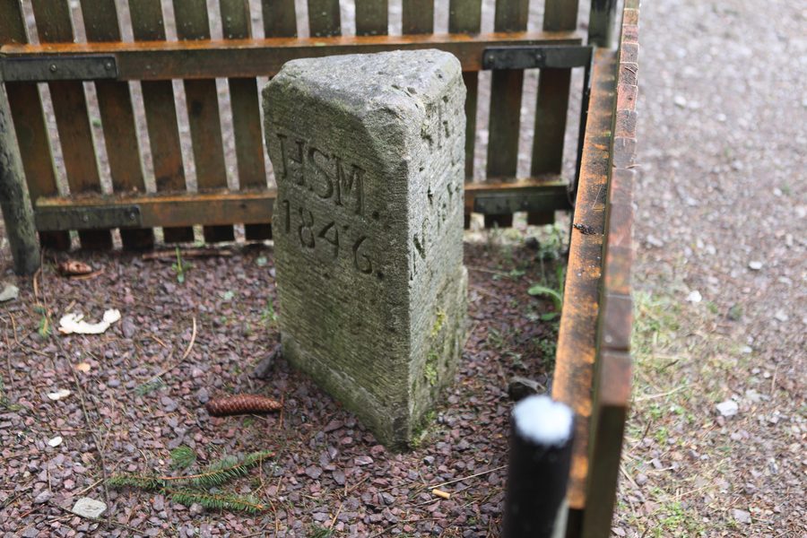 Dreiherrenstein sur la Hohen Heide au Rennsteig près de Goldisthal et Masserberg