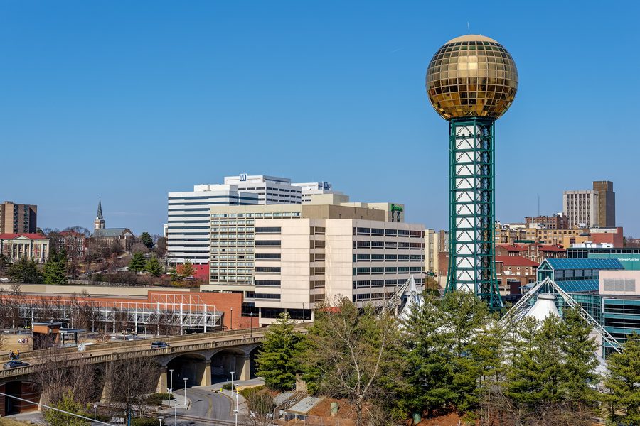 La Sunsphere dans la ligne d’horizon de Knoxville, Tennessee