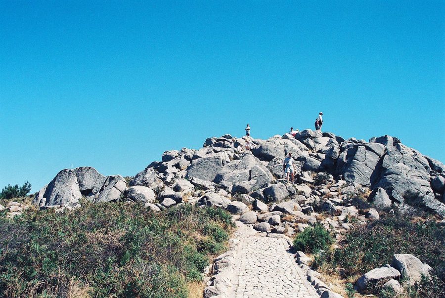 Vue depuis l’Alto da Fóia sur la Serra de Monchique au Portugal