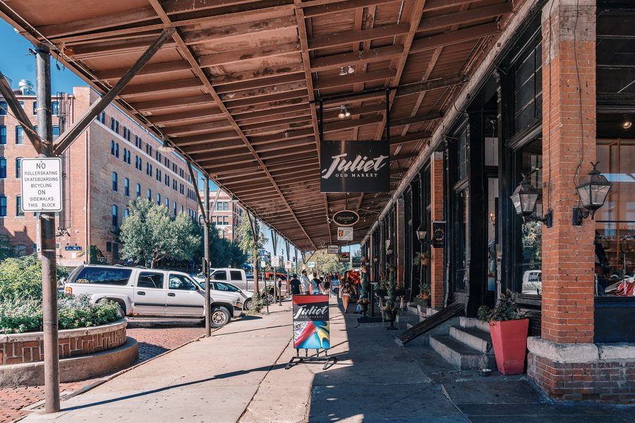 Boutiques et restaurants dans le quartier Old Market d'Omaha