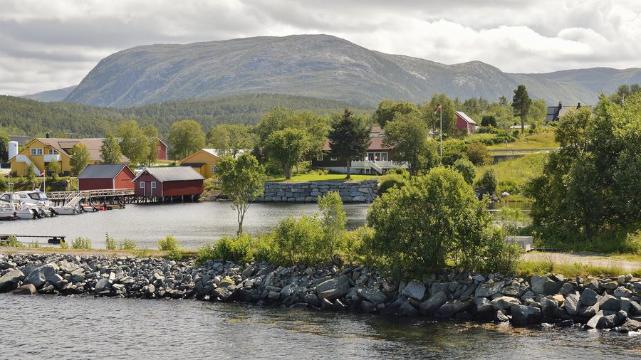 Paysage côtier à Kjørsvikbugen, à Aure