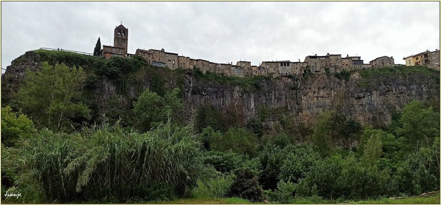 File:  Castellfollit de la Roca (Cataluña, España, 10-6-2024) (54178601149).jpg