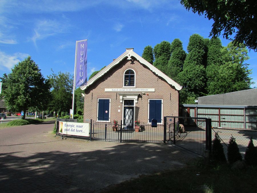 File:Hilversumseweg 51 laren geologisch museum.jpg