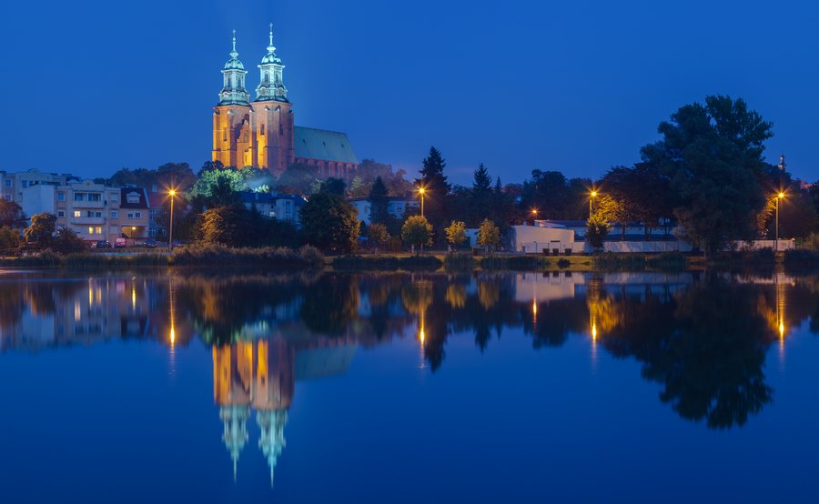 File:Catedral de Gniezno, Gniezno, Polonia, 2014-09-20, DD 40-42 HDR.jpg