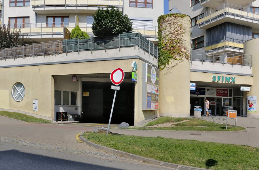 File:Old post office, Hrnčířská street, Brno.jpg