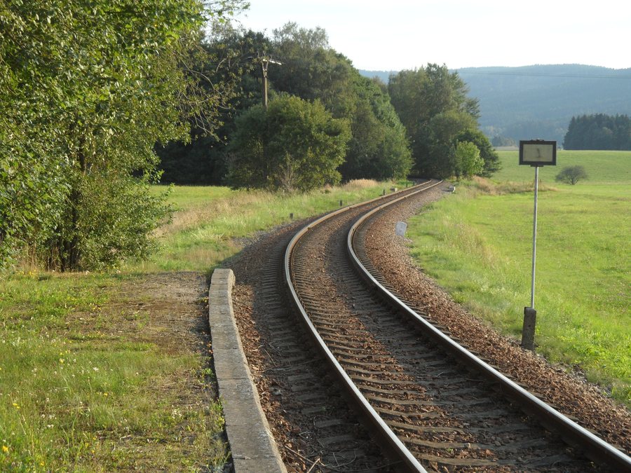 File:Dolni Orlice (train station) C. ZeleznicniZastavka-SmerCervenaVoda.jpg