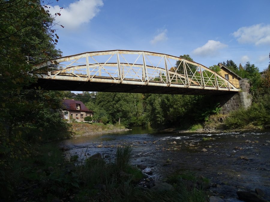 File:Most Bystrá nad Jizerou - Loukov (Háje), od řeky.jpg