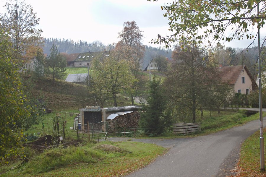 File:Hejnice, chaty.jpg