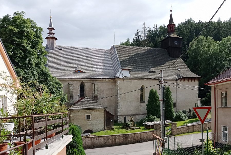 File:Klasterec nad Orlici, kostel Nejsvetejsi Trojice 11.jpg