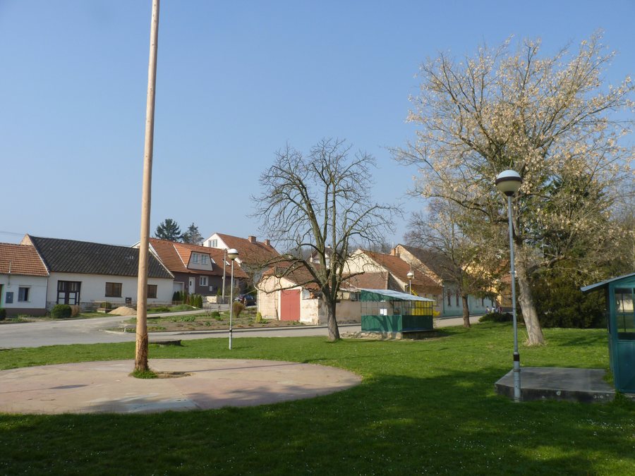 File:Diváky, okres Břeclav (2).JPG