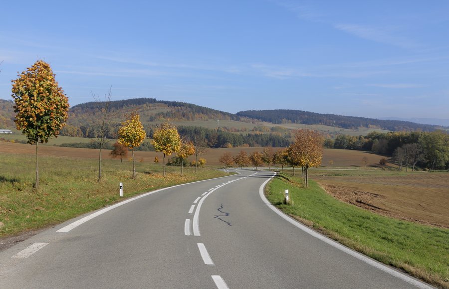 File:Road No 312 near Mladkov.jpg