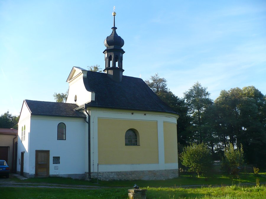 File:Kaplička sv. Anny Trpík.JPG