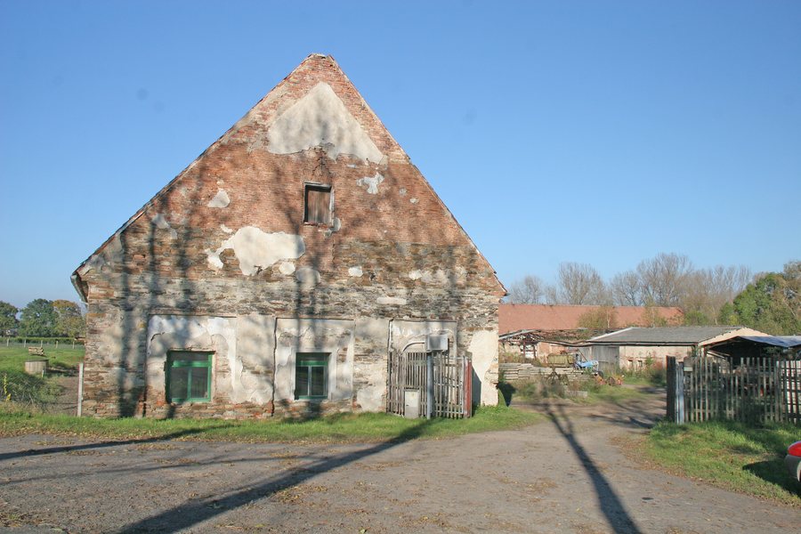 File:Vlačice farma.JPG