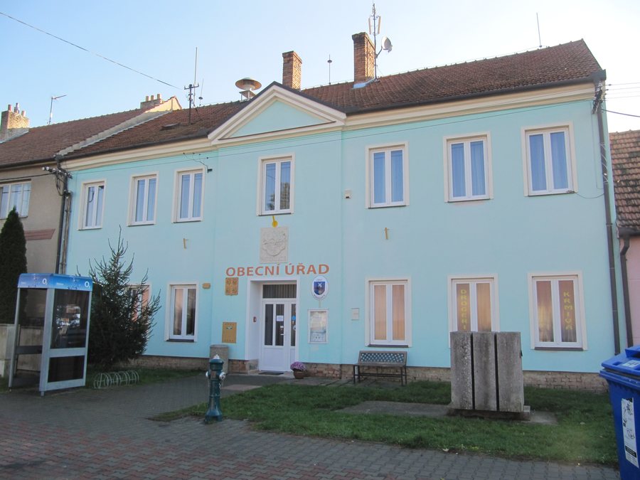 File:Hodějice, OÚ.jpg