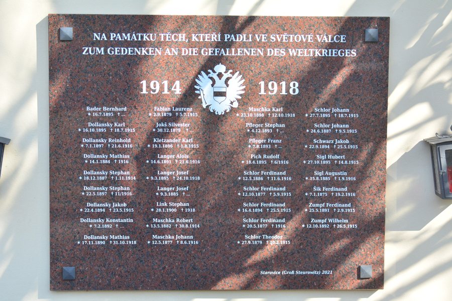 File:2022-03-26 GuentherZ (185) Starovice – Groß Steurowitz Kriegerdenkmal.jpg